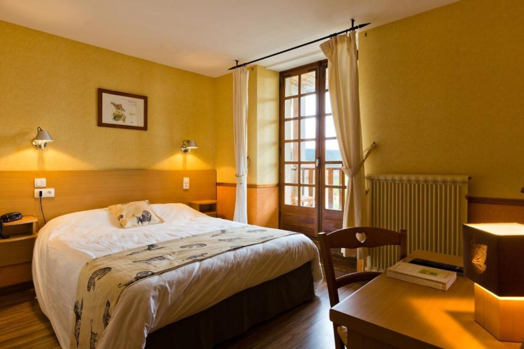 Hotel La Clairiere Chambon-sur-Dolore Exteriör bild